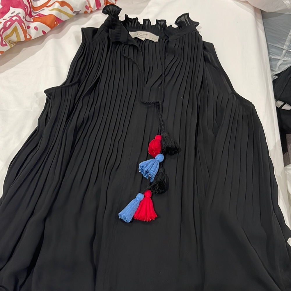 New without tags loft pleated swing top